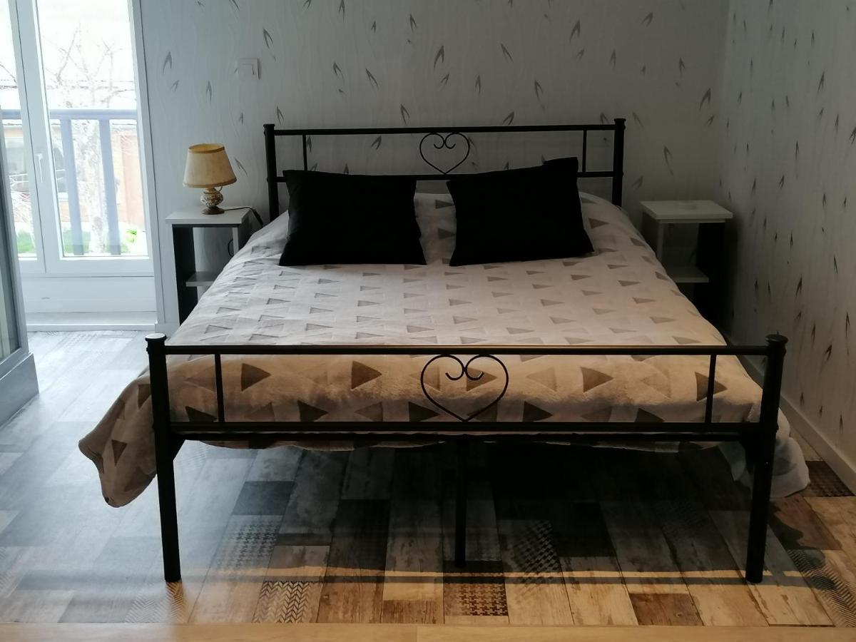Chambre D'Hotes Bleigny-le-Carreau エクステリア 写真